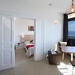 Apart Otel Les Calanques 3*