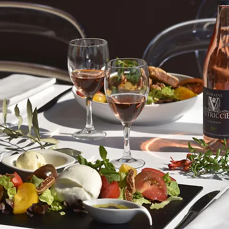 شقة فندقية Les Calanques 3*