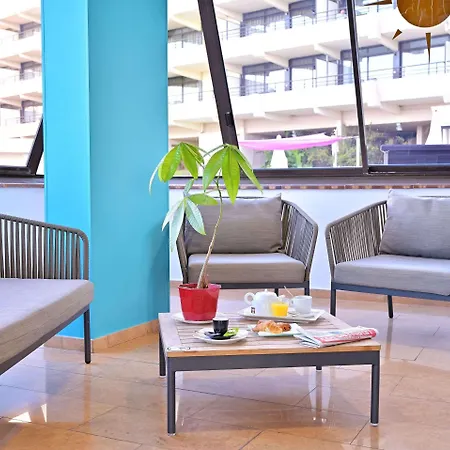 Les Calanques 3* أجاكسيو