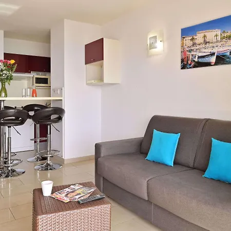 Les Calanques 3* أجاكسيو