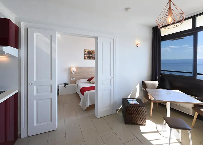 Aparthotel Les Calanques 3*