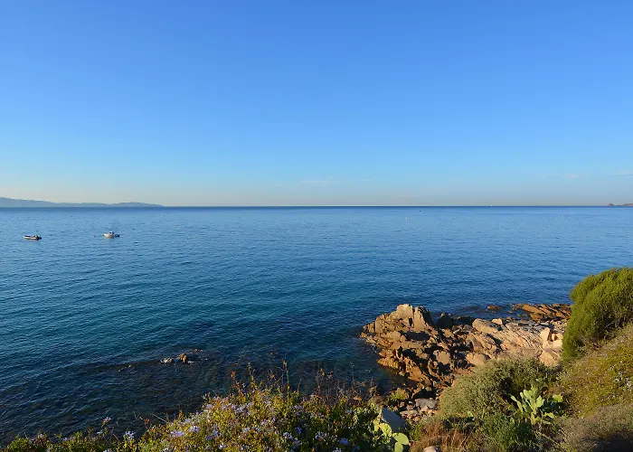 Les Calanques Apartmanhotel 3*