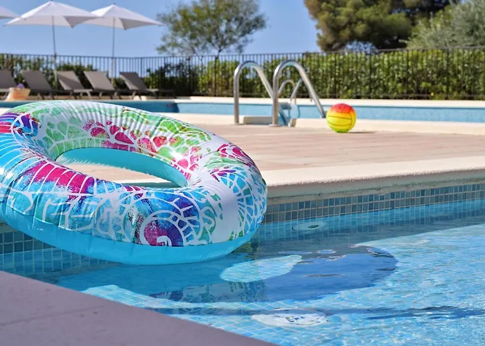 Aparthotel Les Calanques 3*