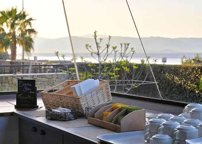 Apartmanhotel Les Calanques 3*