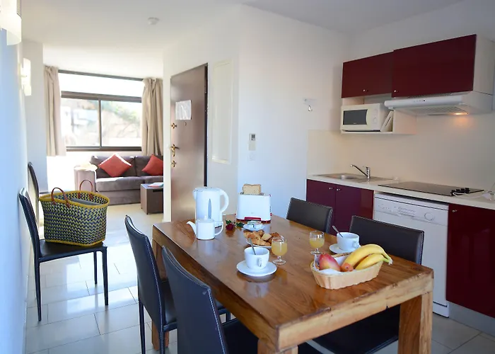 Apartmanhotel Les Calanques 3*