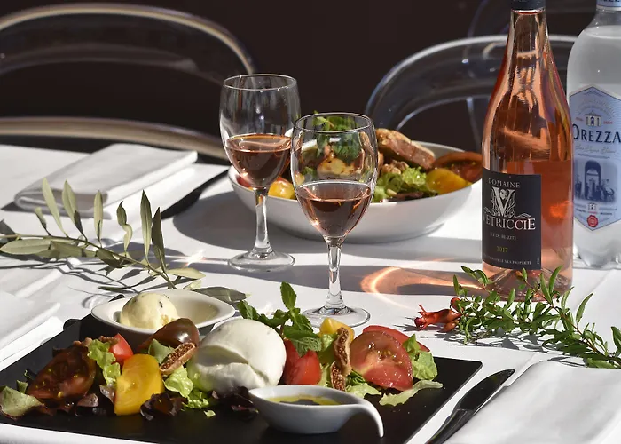 Apartmanhotel Les Calanques 3*