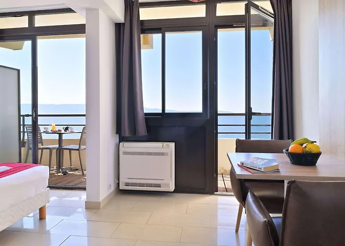 Les Calanques 3* Ajaccio