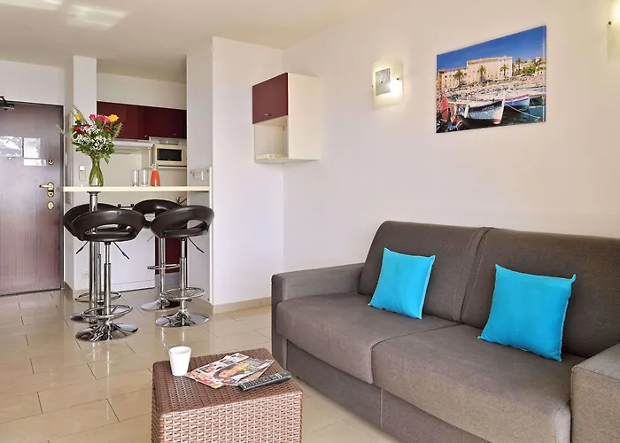 Les Calanques 3* Ajaccio